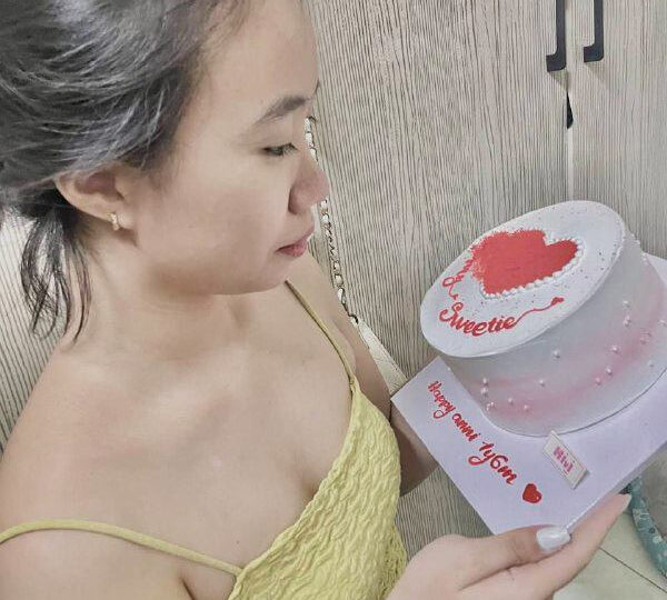 Ảnh 4 của Chịch em kính cận dâm đãng bú cu điêu luyện (Full Clip + Pic)