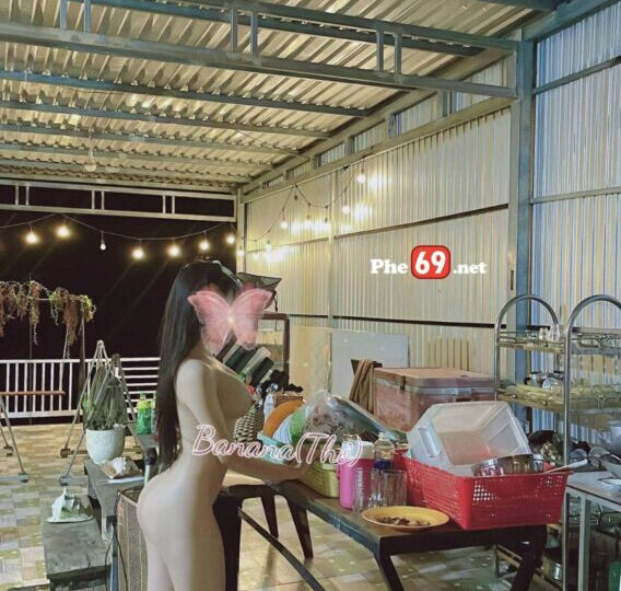 Ảnh 6 của Clip sex Couple Bé Thỏ doggy public với chồng ở Homestay khi đi du lịch biển (Full Clip + Pic)