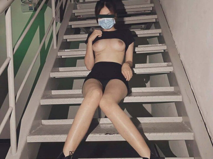 Ảnh 3 của Clip sex em bé đào babipeachyy thả rông ở rạp chiếu phim và chịch lút cán trong khách sạn (Full Clip + Pic)