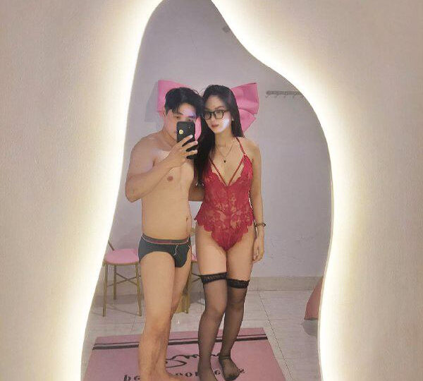 Ảnh 8 của Clip sex Em đeo kính váy xanh xinh dâm dáng ngon cực Hot (Full Clip + Pic) – Phần 6