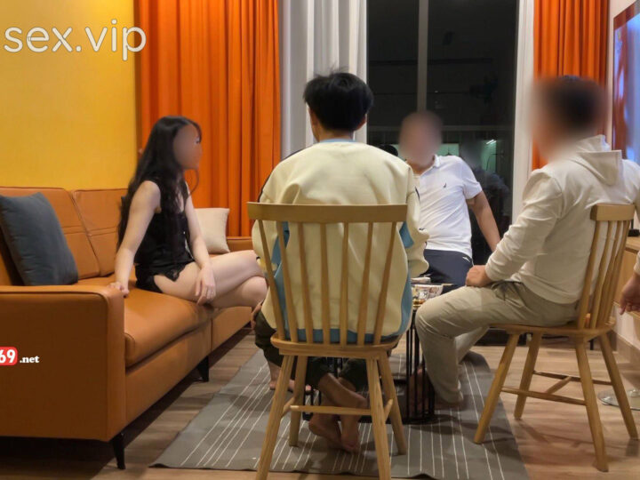 Ảnh 35 của Clip sex vkcklananh9496 chồng rủ bạn đến chơi nhà some vợ địt tập thể đụ không bao xuất tinh ngập lồn (Full Clip + Pic)