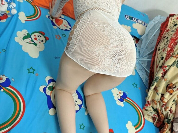 Ảnh 8 của Clip sex Vợ dâm trắng xinh Cosplay đồ lưới trắng nhìn nứng quá