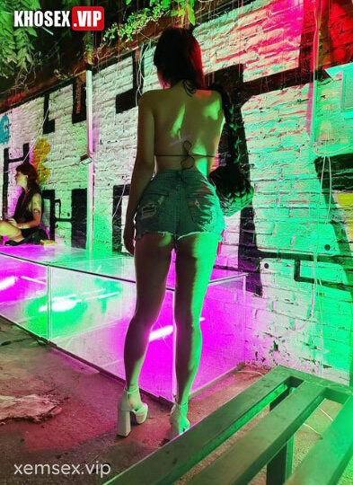 Ảnh 2 của Đi Bar gạ địt em gái dâm body múp ngon (Full Clip + Pic) – P2