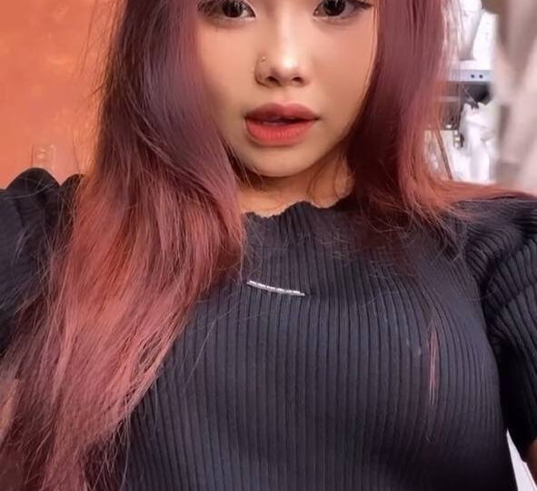 Ảnh 1 của Đi date địt trần bé múi mít quẹt trên tinder