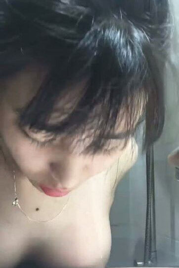 Ảnh 4 của Địt em ghệ vú to từ trong nhà tắm ra tới giường rên chịu không nổi (Full Clip + Pic)