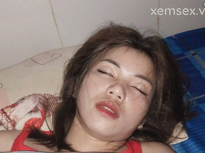 Ảnh 9 của Đợi vợ nhậu say cho thằng bạn địt xuất tinh trong