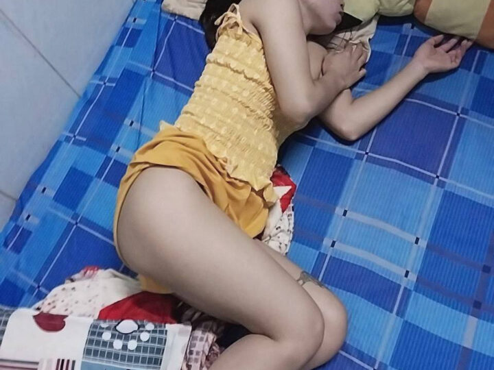 Ảnh 2 của Đợi vợ nhậu say cho thằng bạn địt xuất tinh trong