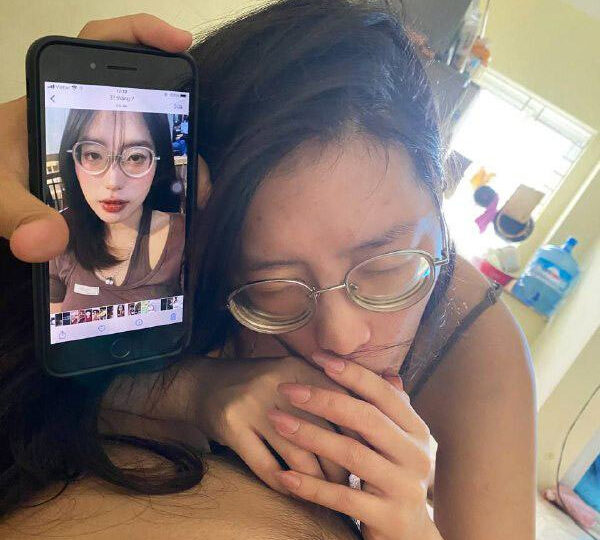 Ảnh 2 của Em kính cận siêu dâm lộ clip sex (Full Clip + Pic)