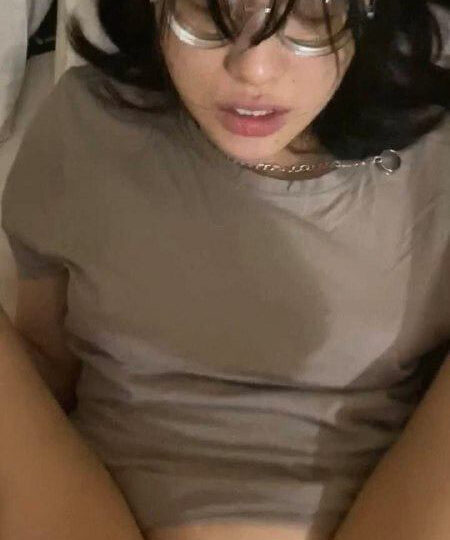 Ảnh 4 của Em kính cận siêu dâm lộ clip sex (Full Clip + Pic)