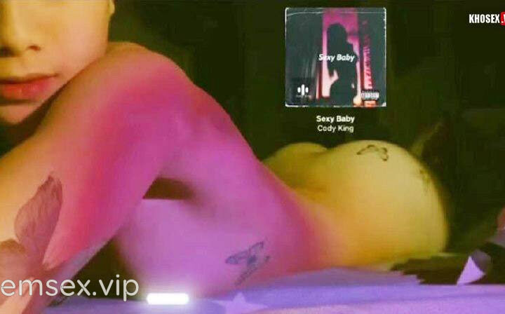 Ảnh 13 của Full Clip Tiktoker Louis Phạm mông to dáng nuột lộ clip sex địt nhau khẩu dâm bị bạn trai doggy phành phạch