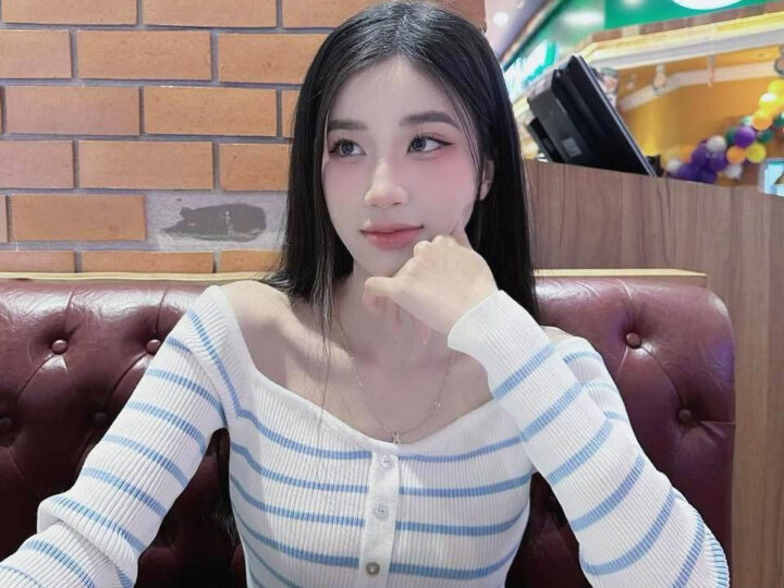 Ảnh 15 của Hà Quỳnh Trang cô bé quàng khăn có cặp vú siêu phẩm lộ clip sex với bạn trai (Full Clip + Pic)