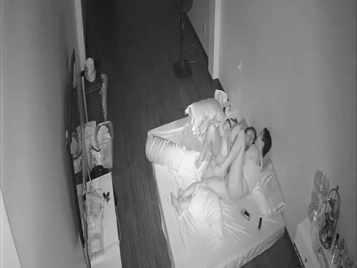 Ảnh 4 của Hack Camera Cặp vợ chồng trẻ cô vợ trẻ đẹp địt cùng chồng hai tháng liên tiếp