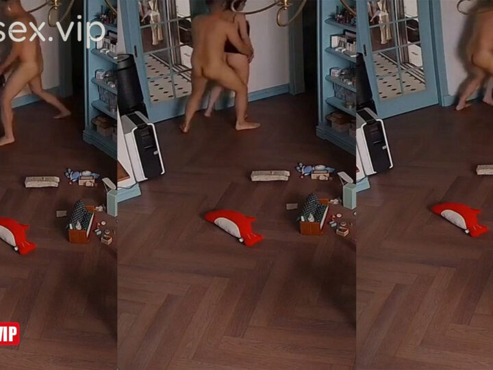 Ảnh 1 của Hack Camera Vợ chồng đại gia chồng tranh thủ địt vợ khi con đang mê xem tivi – Phần 3