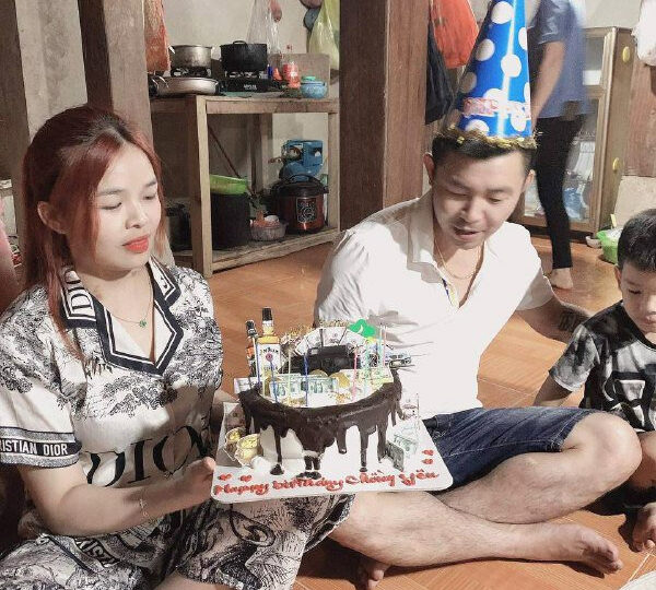 Ảnh 2 của Lộ clip sex cặp vợ chồng vùng cao chịch vợ sướng rên la (Full Clip + Pic)