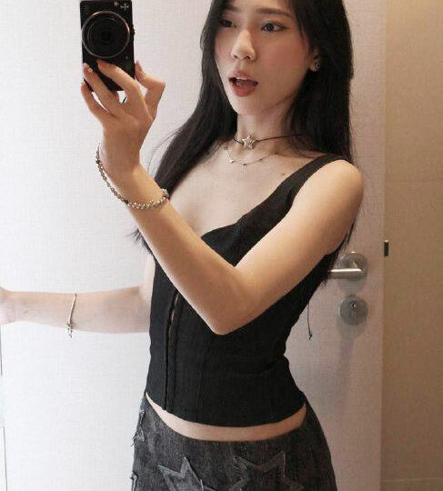 Ảnh 17 của Lộ clip sex Chịch gái xinh từ nhà tắm đến giường quá phê (Full Clip + Pic)