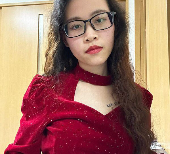 Ảnh 10 của Lộ clip sex đụ em người yêu đeo kính có cái lồn dâm cực múp (Full Clip + Pic)