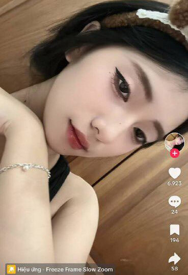 Ảnh 16 của Lộ clip sex Em Trinh đây bướm múp thủ dâm rồi bị đụ