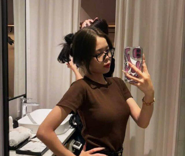 Ảnh 2 của Lồn em khít anh dập mạnh làm em sướng rên rỉ (Full Clip + Pic)