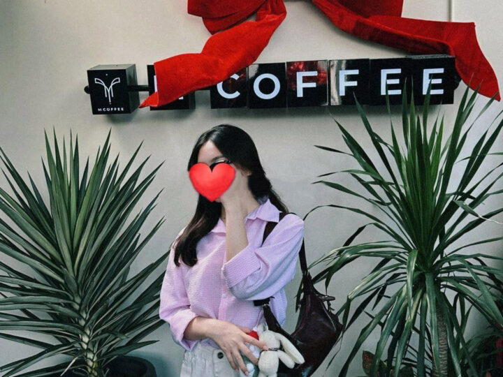 Ảnh 1 của Sung sướng cùng em rau 2k2 non tơ địt rất nhìu nước nôi ra lênh láng