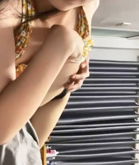 Ảnh 2 của Sướng quá nứng quá anh địt em đi