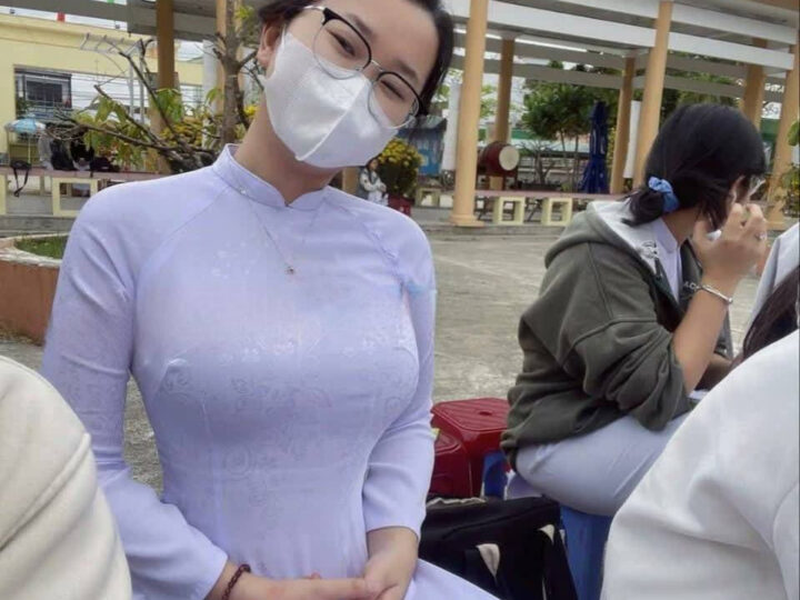 Ảnh 1 của Thanh niên địt nhau với em học sinh cấp 3 mặc áo dài