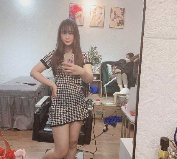 Ảnh 10 của Thanh niên xăm trổ địt mạnh vào chiếc lồn dâm của vợ