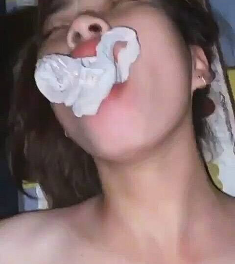 Ảnh 16 của Vợ Slave Tuyết Mai dâm đãng bị chồng đụ rên la khẩu dâm (Full Clip + Pic)